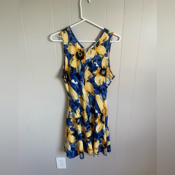 ⭐️MARIANNE⭐️ Flower Dress - Picture 2 of 3